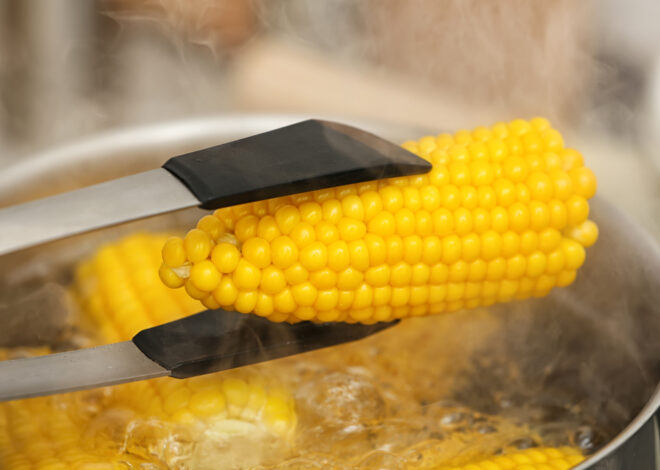 How Long to Boil Corn on the Cob: Ultimate Guide