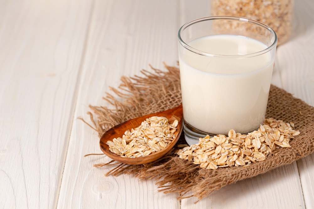 Oat Milk Benefits: The Healthiest Reasons to Drink It